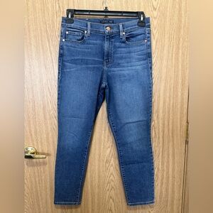 Level 99 Nostalgic blue mid wash denim capris women’s 8/29